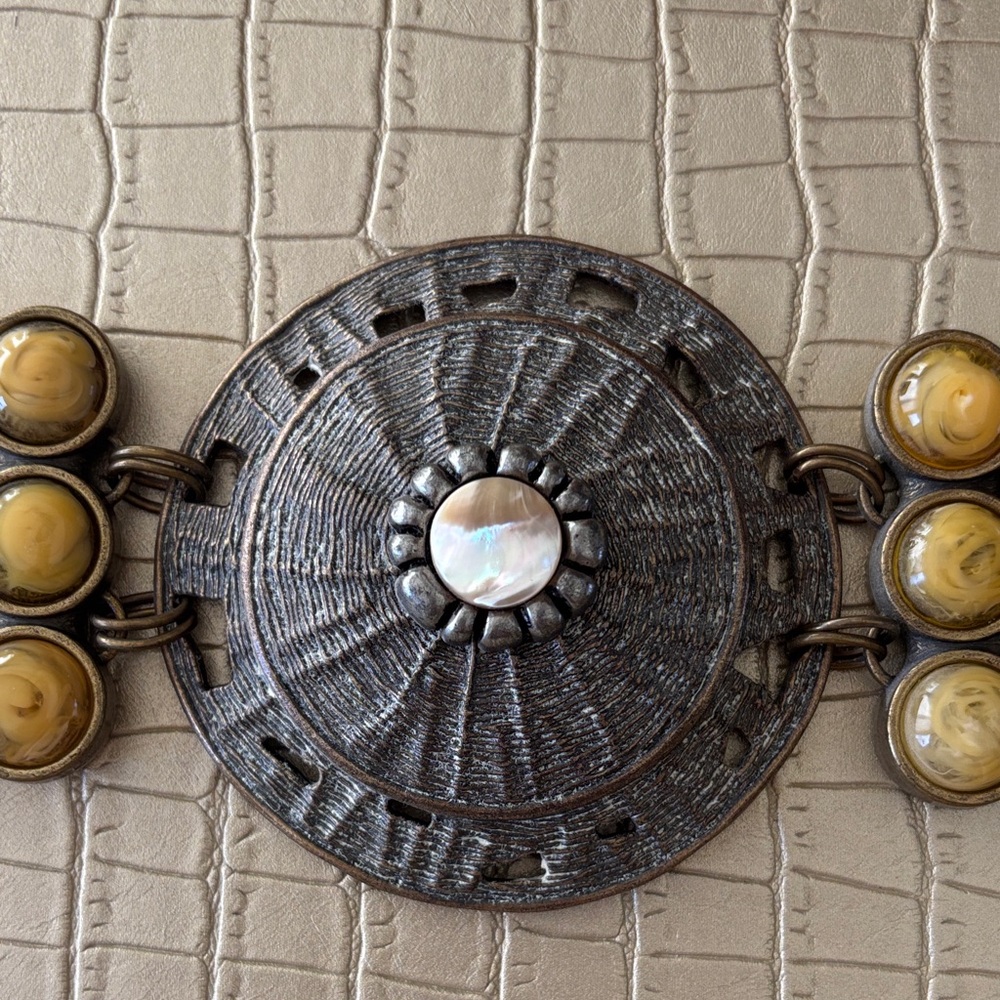 Antique-Style Round Metal Bracelet with Mother of Pearl Accent